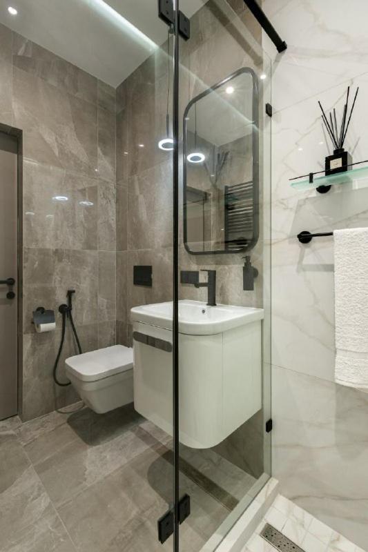 Classy Studio In Chicago, A Luxurious Condo Kyiv Exterior photo